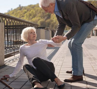 Tips to help Prevent falls in Seniors