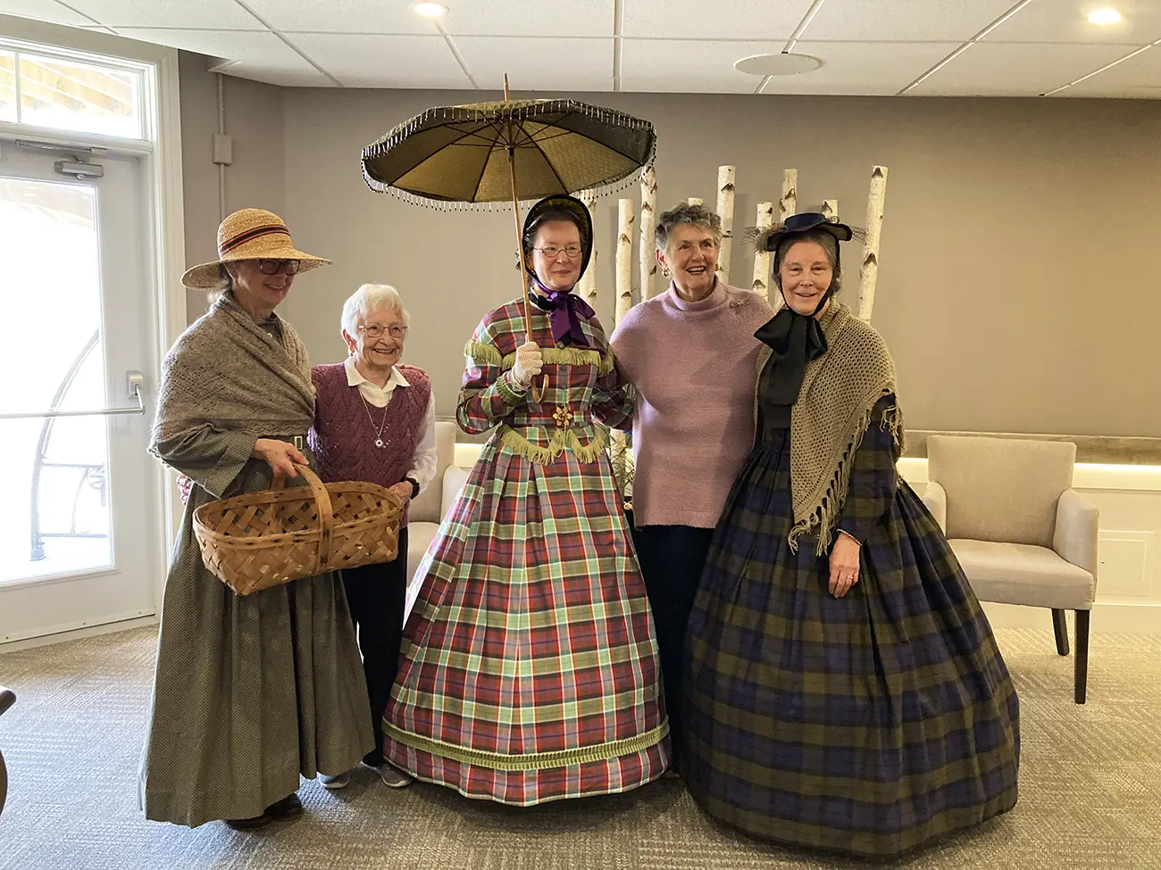 1867 Victorian Dress Presentation