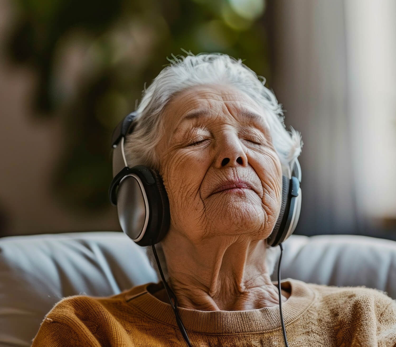 Helping Seniors with Hearing/Vision Impairments Continue their Love of Reading