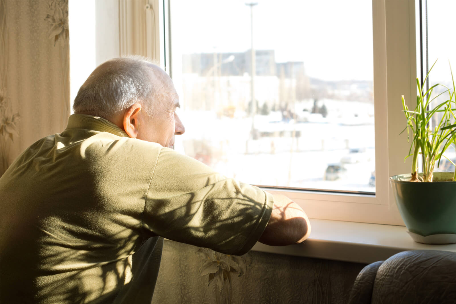 Tips to Help Seniors Battle the Winter Blues